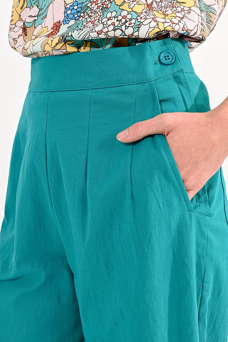 Pleated Cropped Pants