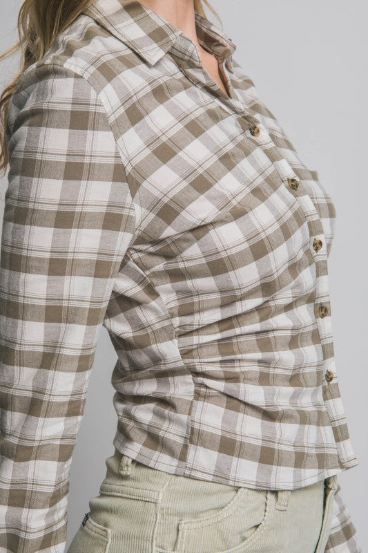 Fitted Button-up Plaid Shirt
